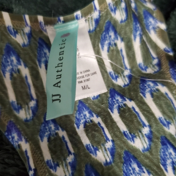 NWT JJ AUTHENTIC SIZE M/L - Picture 2 of 3